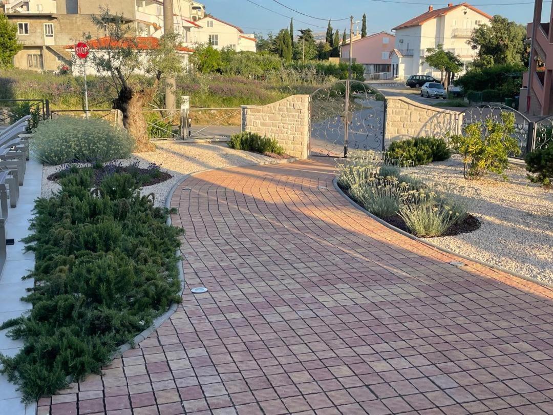 Villa Luka 로파르 외부 사진